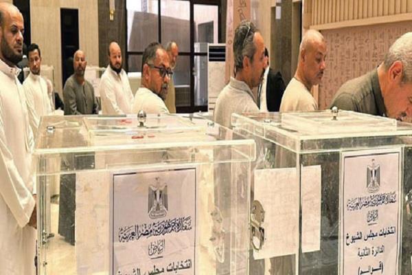 السفارة المصرية في عمان تقدم تسهيلات خاصة لكبار السن