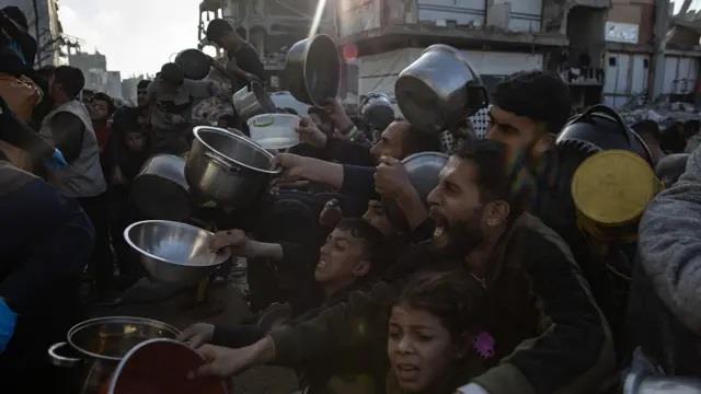الأونروا: آلية المساعدات الحالية مسيسة ومسؤولة عن مقتل 1400 جائع في غزة