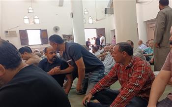مدرب الأهلي يحضر صلاة الجنازة على والد محمد الشناوي