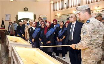القوات المسلحة تنظم زيارة لوفد من الإعلاميين وطلبة الأكاديمية العسكرية والجامعات لإحدى الوحدات الخاصة البحرية 