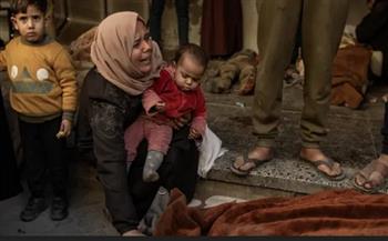 شهداء فلسطينيون بينهم أم وطفلها باستهداف الاحتلال مدينة غزة