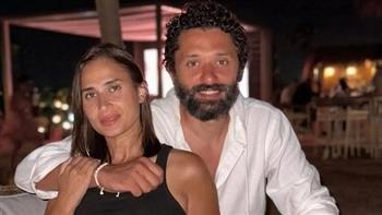 دعم وحب على الهواء.. كريم محمود عبد العزيز يشجع زوجته آن الرفاعي في "هي وبس"