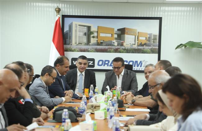 وزير الصحة يتفقد مشروع إنشاء المخازن الاستراتيجية للمنتجات والأجهزة الطبية