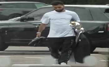 محمد صلاح يصل مقر تدريبات ليفربول مع جائزة الأفضل فى إنجلترا