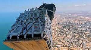   الإمارات تنفذ الإنزال الجوي الـ77 للمساعدات في قطاع غزة ضمن عملية طيور الخير