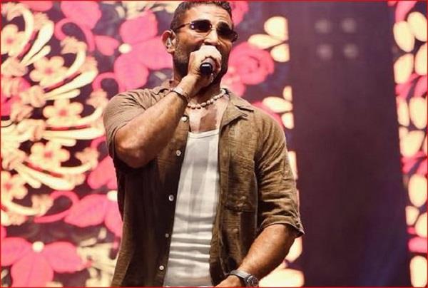 "بفرح لما أشوفكم".. أحمد سعد من حفله بمهرجان الشواطئ في المغرب  