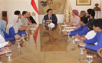 وزير الثقافة يستقبل وفدًا من الموهوبين ببرنامج «اكتشاف الأبطال» من قرى حياة كريمة