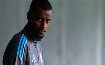 قميص ليفربول يحرم إيزاك من قيادة نيوكاسل أمام الريدز في الدوري الإنجليزي