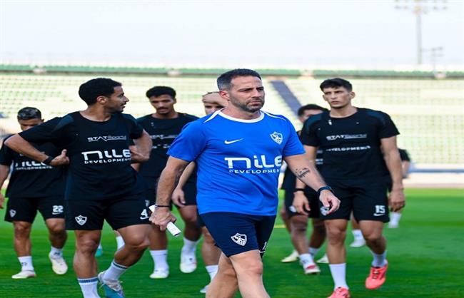 مران الزمالك.. فيريرا يلقي محاضرة فنية على اللاعبين استعدادا لموقعة فاركو 