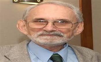 روبرت كيرل.. مكتشف جزيئات الكربون الكروية ورائد الكيمياء الفيزيائية