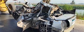 مصرع 4 أشخاص وإصابة آخر في حادث تصادم مروّع على طريق أسيوط الزراعي