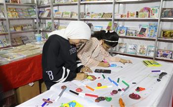 أنشطة الطفل في معرض السويس الثالث للكتاب.. مساحات للإبداع وتنمية الخيال
