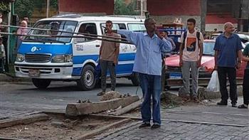 وزير النقل يكرم عامل مزلقان السادات ببني سويف بعد إنقاذه شابًا من حادث مروع  