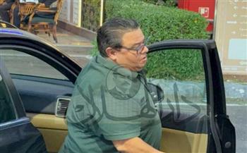 خالد جلال ولمياء زايد أول الحاضرين في عزاء الدكتور يحيي عزمي