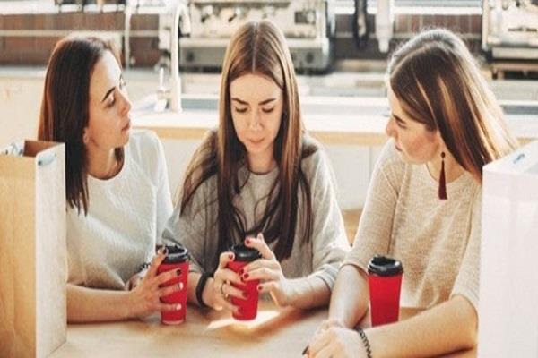 للنساء.. إليك علامات تكشف أنك "صديقة الطوارئ" التي ينسونها بعد الأزمة