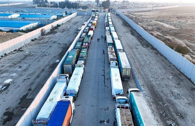 الهلال الأحمر: قافلة "زاد العزة" الـ21 تحمل 3500 طن مساعدات إغاثية عاجلة للفلسطينيين بغزة