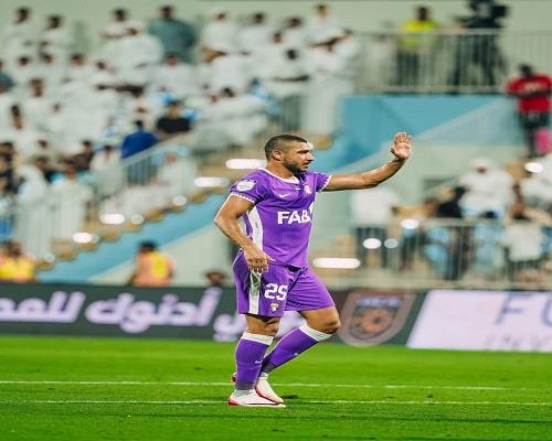 رامي ربيعة يحتفل بفوز العين المثير على دبا في الدوري الإماراتي  