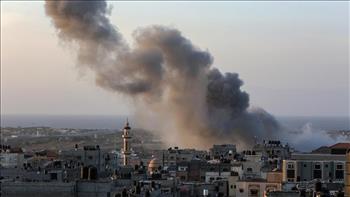 استشهاد 3 فلسطينيين في قصف إسرائيلي على مناطق بغزة واعتقال 14 فلسطينيًا بالضفة الغربية