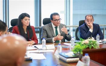 وزير الصحة يبحث خطط التوسع في الصناعات الدوائية وفتح أسواق جديدة للتصدير