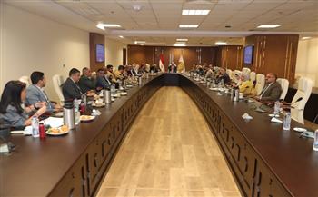 وزير العمل يترأس اجتماع المجلس الأعلى لبحث القرارات التنفيذية للقانون الجديد
