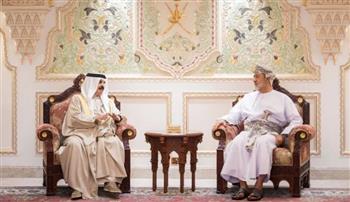 سلطان عُمان وملك البحرين يعقدان لقاءً وديا في صلالة