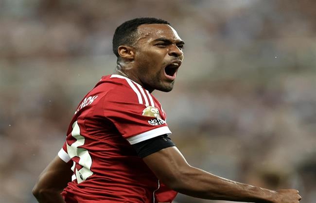الدوري الإنجليزي.. ليفربول يتقدم على نيوكاسل بهدف جرافينبرخ