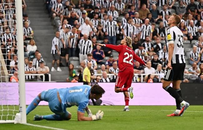 ليفربول يضيف الهدف الثاني في مرمى نيوكاسل بالدوري الإنجليزي
