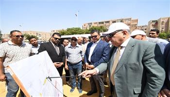 وزير الإسكان يتفقد مشروع السوق الحضارية بالقاهرة الجديدة للقضاء على العشوائيات