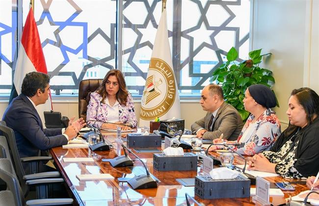 وزيرة التنمية المحلية: نحرص على تشجيع الاستثمار في مصانع تدوير المخلفات