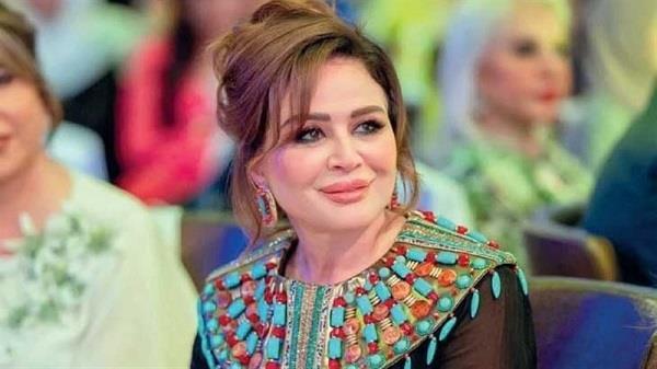 أنا مش مجنونة علشان أقول كده.. إلهام شاهين تكشف حقيقة تدريس مسيرتها في المدارس