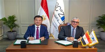 رئيس اقتصادية قناة السويس يوقع عقد مشروع شركة "إيفرفار" الصينية لصناعة المنسوجات والملابس الجاهزة  