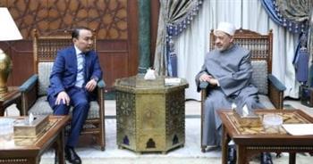 شيخ الأزهر يناقش مع سفير كازاخستان الجهود المشتركة في خدمة قضايا الحوار والسَّلام العالمي