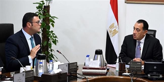 رئيس الوزراء يتابع مع وزير الإسكان موقف "سكن لكل المصريين" ومبادرة "بيتك في مصر" 