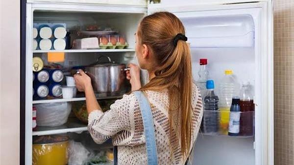 6 خطوات للحفاظ على الثلاجة نظيفة وضمان سلامة الأغذية بها
