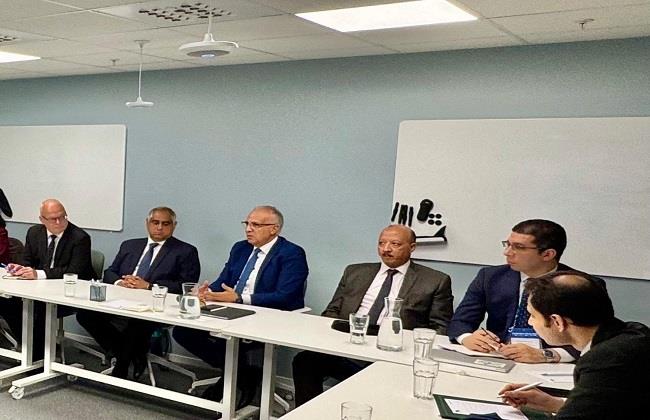 وزير الري يلتقي ممثلي "مجلس التجارة والاستثمار السويدي"