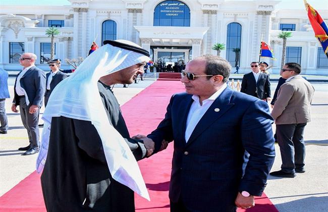 الرئيس السيسي يعقد جلسة مباحثات مع الشيخ محمد بن زايد قبل وداعه