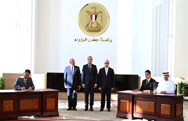 باستثمارات 220 مليون دولار.. مدبولي يشهد توقيع عقد إنشاء مجمع صناعي لإنتاج الخلايا الشمسية 