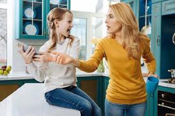 كيف تساعدين أبناءك على التفرقة بين القدوة الحقيقية والتريند على السوشيال ميديا؟| خاص 