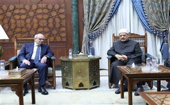 الطيب يؤكد استعداد الأزهر لاستضافة أئمة لبنان لتعزيز الوحدة والتعايش