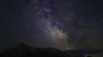ناسا تعثر على صخرة غريبة على المريخ تشبه "خوذة فضائية"