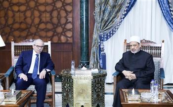رئيس الحكومة اللبنانية يدعو «شيخ الأزهر» إلى لبنان.. والإمام الأكبر يرحب