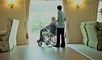 مشاعر مؤلمة يعيشها كبار السن في دور المسنين