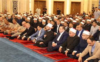 وزيرا الأوقاف والرياضة ومحافظ القاهرة يؤدون صلاة الجمعة بمسجد العلي العظيم بألماظة