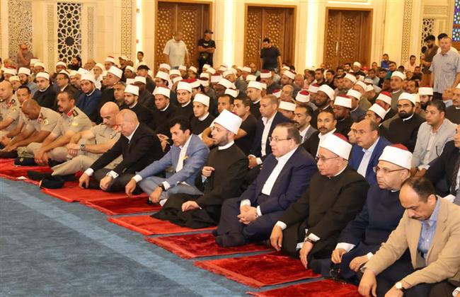 وزيرا الأوقاف والرياضة ومحافظ القاهرة يؤدون صلاة الجمعة بمسجد العلي العظيم بألماظة