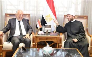 وزير الأوقاف يستقبل نقيب المهن التمثيلية لبحث التعاون في دعم الدراما الدينية والأنشطة الثقافية