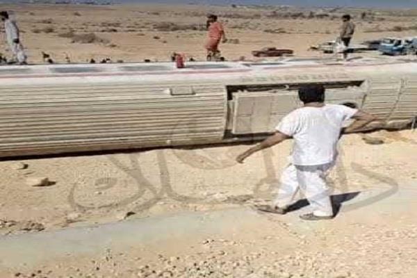 29 مصابًا الحصيلة الأولية لضحايا انقلاب عربة قطار ركاب غرب مدينة الضبعة بمطروح