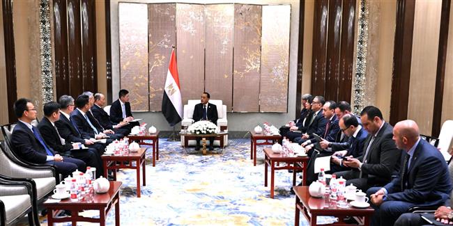 رئيس الوزراء: الدولة توفر الكثير من المزايا والحوافز للمستثمرين الأجانب والمحليين