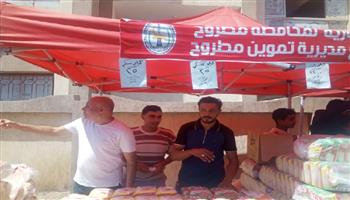 السكر بـ25 جنيهًا.. وزير التموين يفتتح سوق اليوم الواحد بمرسى مطروح