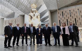 رئيس مجلس الوزراء اللبناني والوفد المرافق له يزور المتحف المصري الكبير