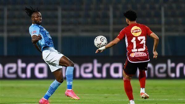 الدوري الممتاز.. انطلاق مباراة الأهلي وبيراميدز في قمة ساخنة